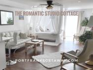 Romantic Studio Cottage