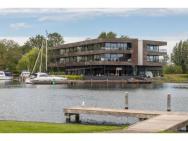 Holiday Apartment In A Prime Location On The Veerse Lake