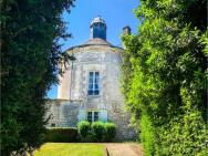 Nice Home In Chinon With 2 Bedrooms And Wifi