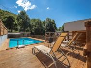 Nice Home In Bater With 3 Bedrooms, Jacuzzi And Outdoor Swimming Pool