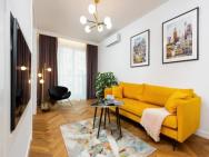 Sienna 65 Premium Apartment With Parking In Warsaw By Renters Prestige