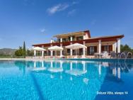 Aneli Delux Villa With Pool And Tennis Court