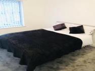 7 Guest 4 Bedroomd Lovely Home In Loughborough City Centre