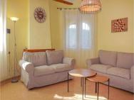 Awesome Home In Els Poblets With 3 Bedrooms, Outdoor Swimming Pool And Wifi – photo 2