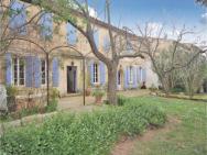 Beautiful Home In Arles With 7 Bedrooms, Private Swimming Pool And Outdoor Swimming Pool – photo 2