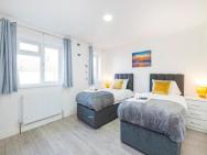 Cjb Cosy Homes For Contractors In Essex Spacious Serviced Accomodation 6 Bedroom 3 Bathroom Sleeps 16 – zdjęcie 6