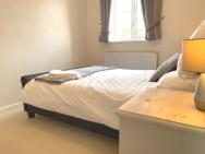 Ashford 3 Bed Holiday Home Sleeps 5 Parking For 2 Cars Super Fast Wifi – photo 4