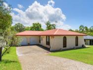 10 Coora Court - Rainbow Beach - Affordable Beach House, Pets Welcome, Pool
