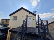 Perfect Location 2 Br Serviced Apartment Nr Bike Park Wales & Brecon Beacons