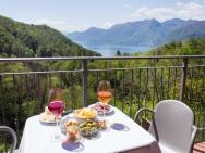 Italian Lakes Villa With Lake Views