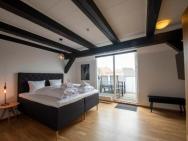 Stylish Two Floor Deluxe Apartment - 2 Bedroom