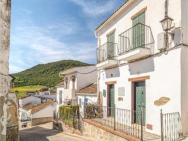 Beautiful Home In El Colmenar With Wifi And 4 Bedrooms