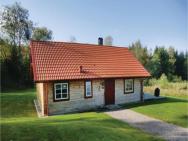 Amazing Home In Huskvarna With 3 Bedrooms, Jacuzzi And Wifi