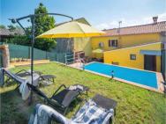 Amazing Home In Zminj With 3 Bedrooms, Wifi And Private Swimming Pool