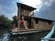 Onyong's Floating Cottage