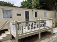 2 Bedroom Holiday Home - Access To Club House / Fishing Lake / Swimming Pool
