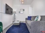Host Liverpool - Spacious & Bright Family Home