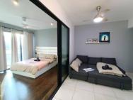 0511 Almas Suites W/sofa Bed 4pax Netflix By Stay