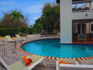 Coral Estate Villa 19 - Architectural Eye-catcher With Private Pool