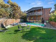 Treehaven By Wine Coast Holiday Rentals