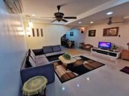 A Spacious & Luxurious 3br 2 Storey House Taman Kosas Ampang