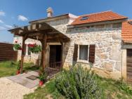 Family Friendly House With A Swimming Pool Bogatic, Krka - 17168 – photo 2