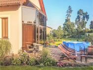 Stunning Home In Semlin With 4 Bedrooms, Wifi And Outdoor Swimming Pool – photo 7