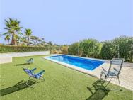 Amazing Home In La Carlota With Outdoor Swimming Pool, Wifi And 5 Bedrooms – photo 3