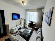 3 Rooms Apartment, Center, 1st Floor, Aubg, Free Parking, 3 Led Tvs 200 Channels, Wifi, Terrace, Easy-late Check-in, Stay Before Greece