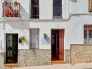 Amazing Home In El Gastor With Wifi And 3 Bedrooms