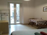 Affittacamere , Rooms Near Trastevere Station – photo 4