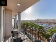 High-end, Seafront 2br Property In Central With Ac By 360 Estates