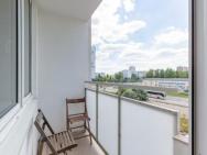 City Central Apartment With Balcony By Renters – photo 3