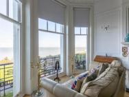 Pass The Keys Elegant Apartment Balcony Walpole Bay Sea View – photo 1