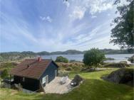 Awesome Home In Farsund With 4 Bedrooms And Wifi
