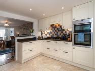 Beach House Cottage - Milford Haven