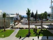 Beautiful 1 Bedroom Sea View Apartment In Iskele, North Cyprus