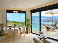 Majestic View - Villa I With Heated Pool