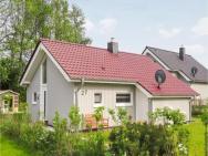 Awesome Home In Krems Ii-warderbrck With Sauna, Wifi And 3 Bedrooms