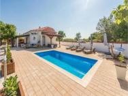 Amazing Home In Nin With 4 Bedrooms, Wifi And Outdoor Swimming Pool
