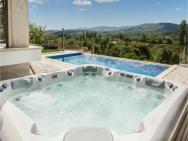 Beautiful Home In Glavina Donja With 5 Bedrooms, Wifi And Heated Swimming Pool
