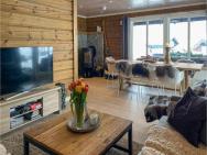 Stunning Home In Sykkylven With Wifi And 4 Bedrooms