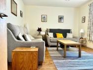 Central Spacious 2 Bed 2 Bath, Free Wifi & Parking, Park View