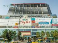 1st Time In Greater Noida - Stay On Top Of Mall