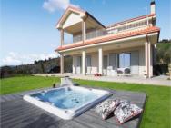 Awesome Home In Appignano Del Tronto With Wifi And 3 Bedrooms