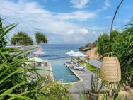 Driftwood Villa 1 - Luxury 2 Bedroom With Ocean View