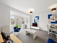 Kirkstall Close - Big Special Offer On Monthly Booking! – photo 1