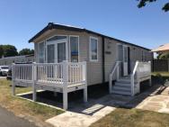 Beautiful Caravan For To Hire At Hopton Haven Park In Norfolk Ref 80027t