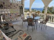 Country House By The Sea 200m & Sea View With Garden