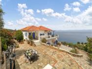 Stunning Home In Mantineia Messinia With 3 Bedrooms And Wifi